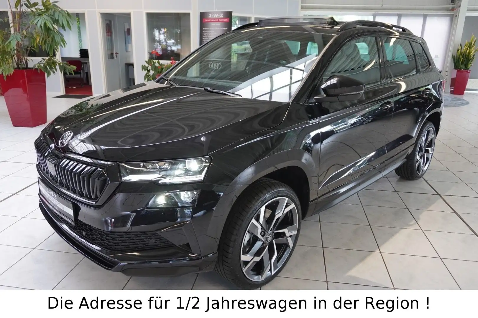 Skoda Karoq Sportline 1.5 TSI DSG*AHK*PANO*KAMERA*ACC* Schwarz - 1