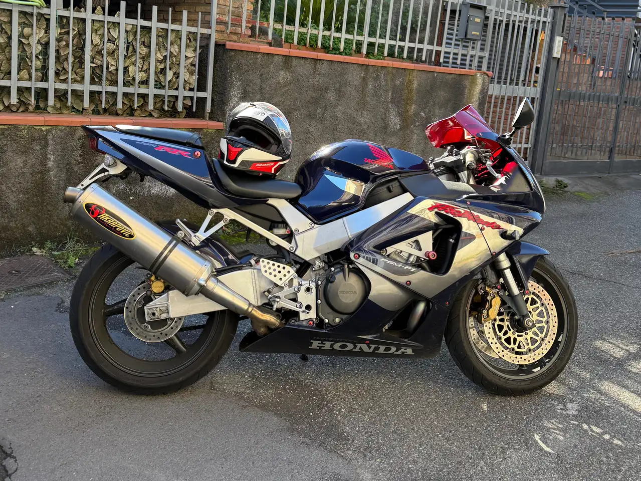 Honda CBR 900