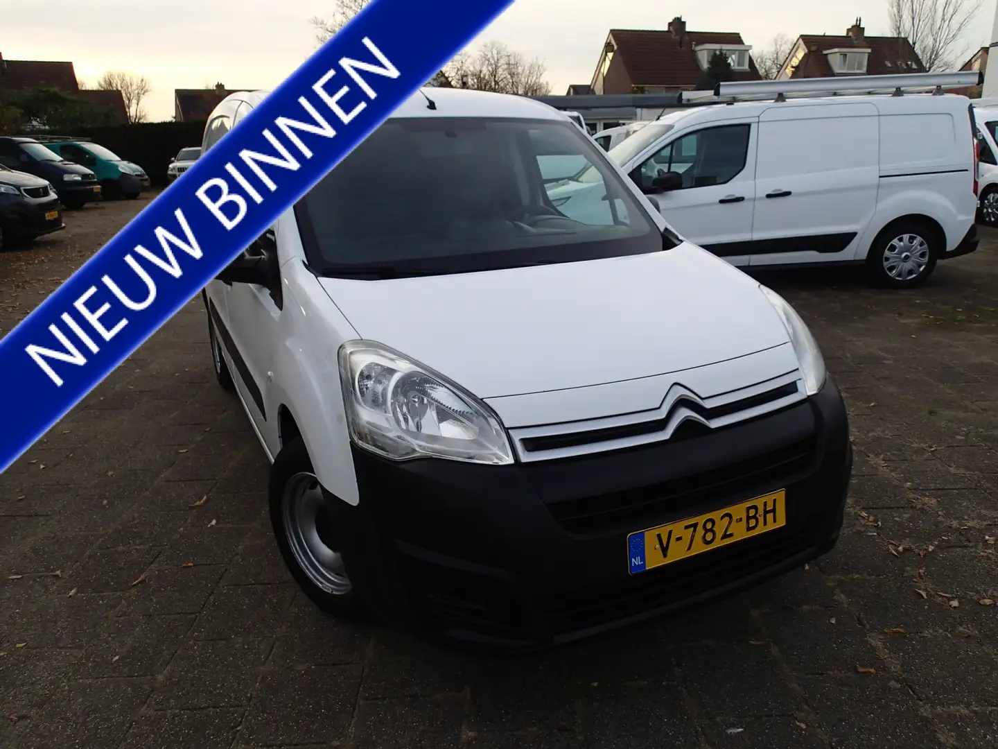 Citroen Berlingo 1.6 BlueHDI 100 Club S&S VOORZIEN VAN AIRCO+CRUISE Wit - 1