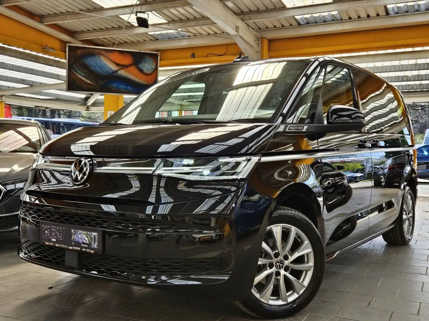 Volkswagen T7 Multivan 2,0 TDI Style 7Sitzer el.Heckkl. AHK Fekete - 1