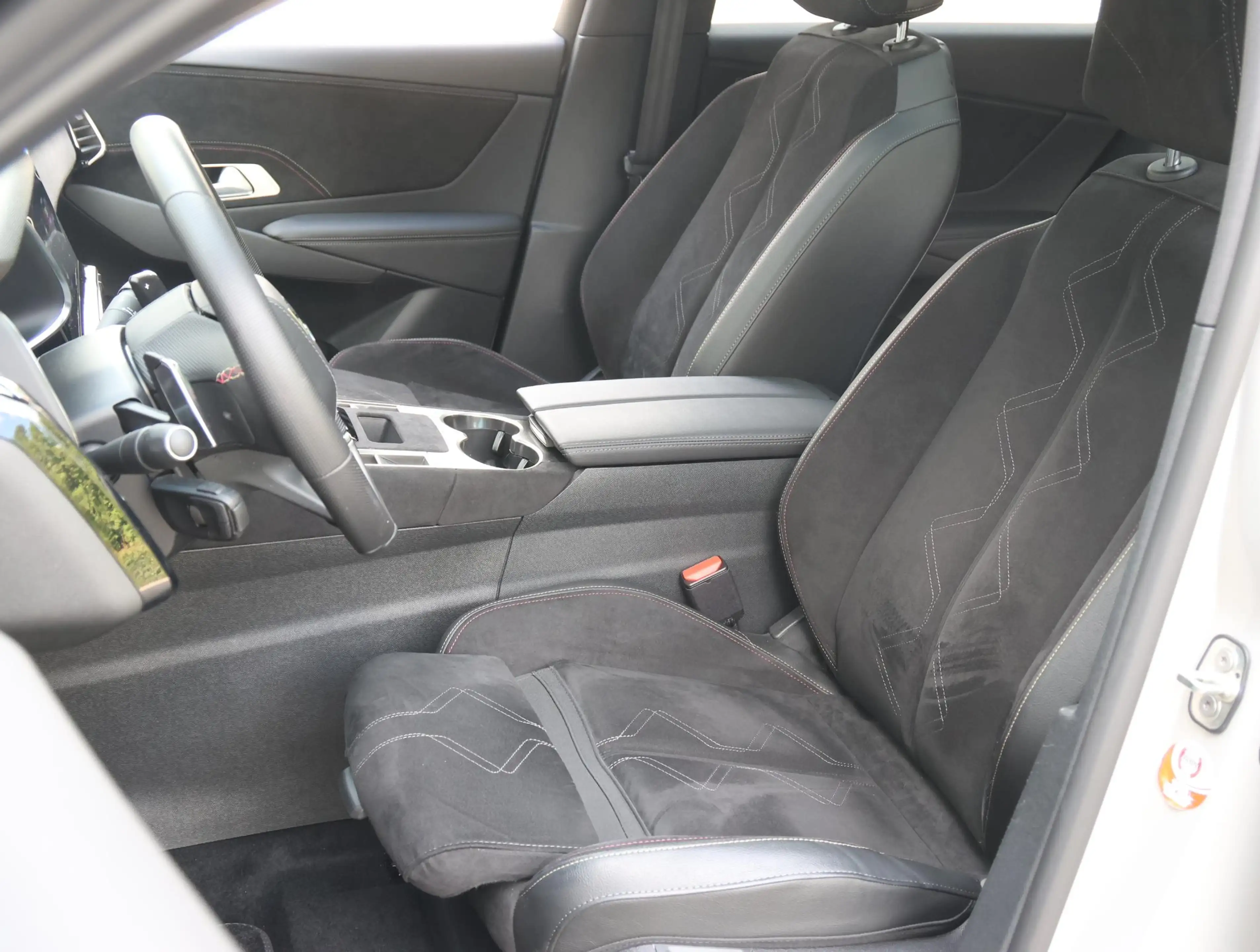 DS Automobiles DS 7 1.6 PHEV 225 Ligne Business | Panoramisch schuif- — photo 15