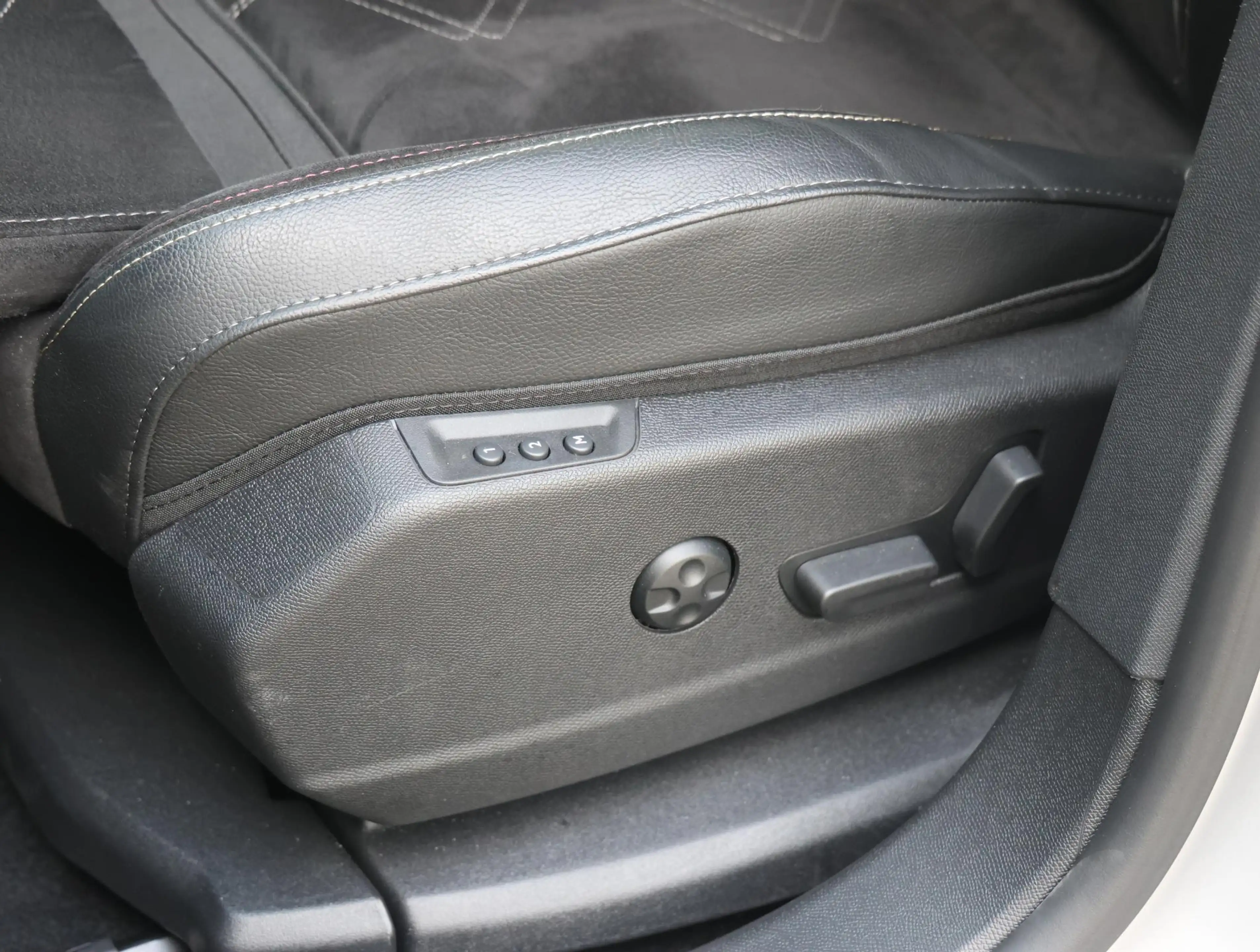 DS Automobiles DS 7 1.6 PHEV 225 Ligne Business | Panoramisch schuif- — photo 14