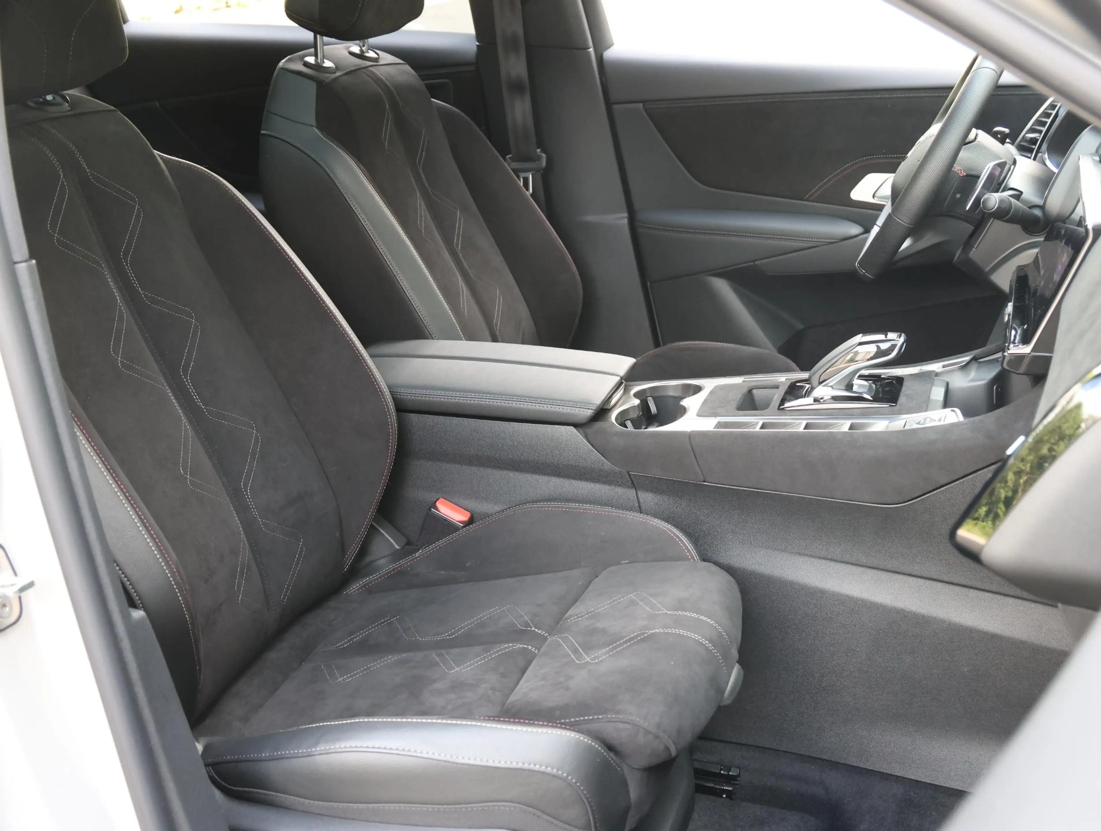 DS Automobiles DS 7 1.6 PHEV 225 Ligne Business | Panoramisch schuif- — photo 11