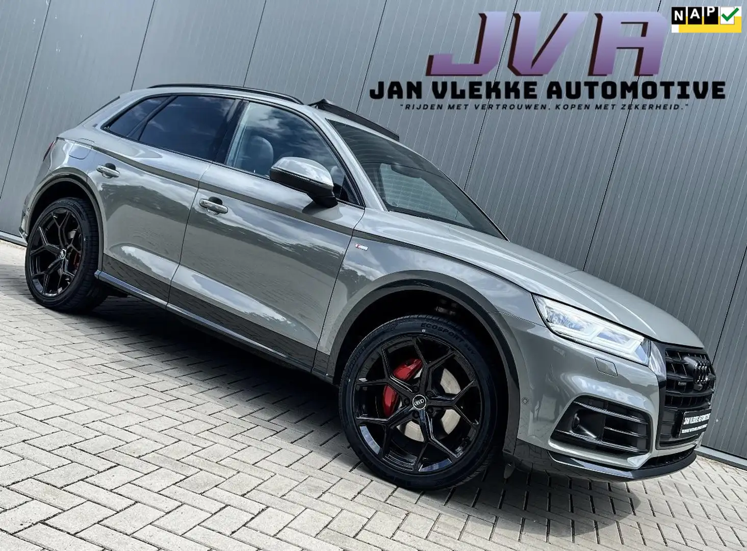 Audi Q5 55 TFSI e Quattro Competition S-Line Pano RS Stoel Grijs - 1
