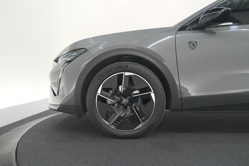 Peugeot 408 1.2 Hybrid 136 e-DCS6 GT | 360 Camera | Elektrisch — photo 13