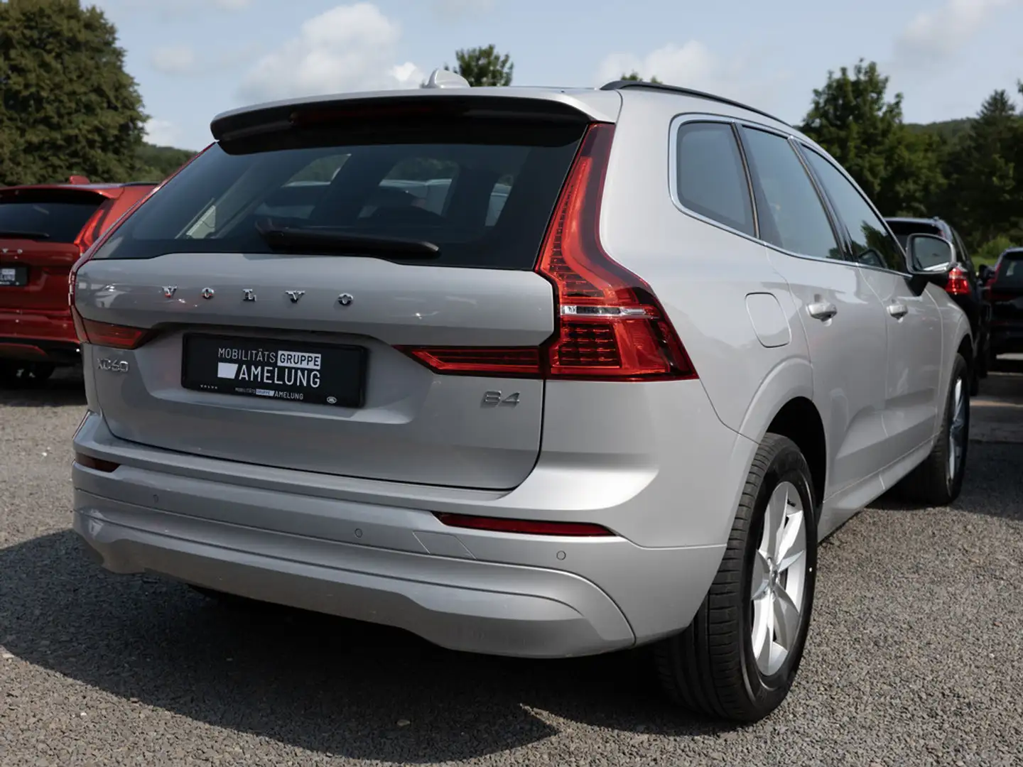 Volvo XC60 B4 Core KLIMA PDC KAMERA NAVI AHK LED Zilver - 2