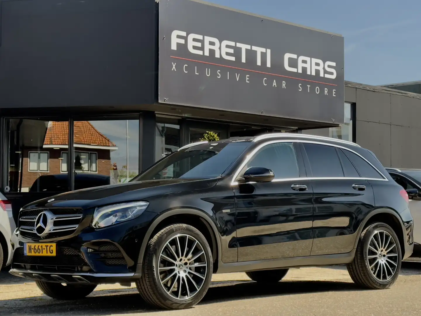 Mercedes-Benz GLC 350 350e 4MATIC AUT7 PREMIUM PLUS PANODAK LEDER NAVI C Zwart - 1