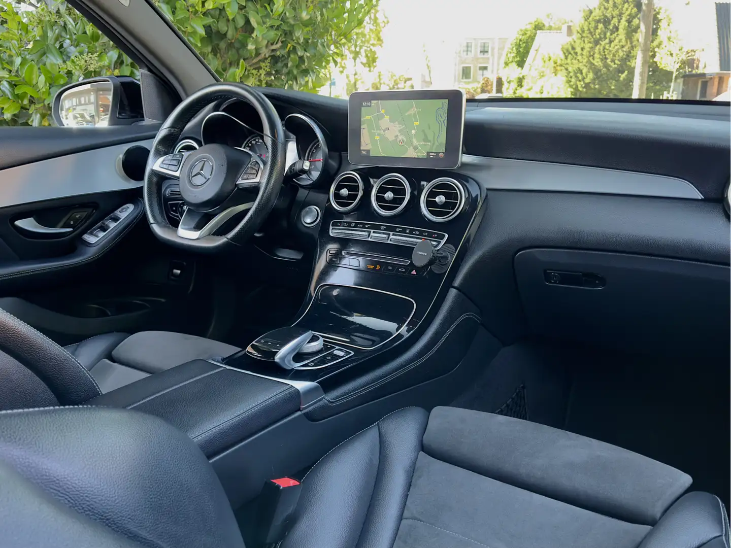 Mercedes-Benz GLC 350 350e 4MATIC AUT7 PREMIUM PLUS PANODAK LEDER NAVI C Zwart - 2