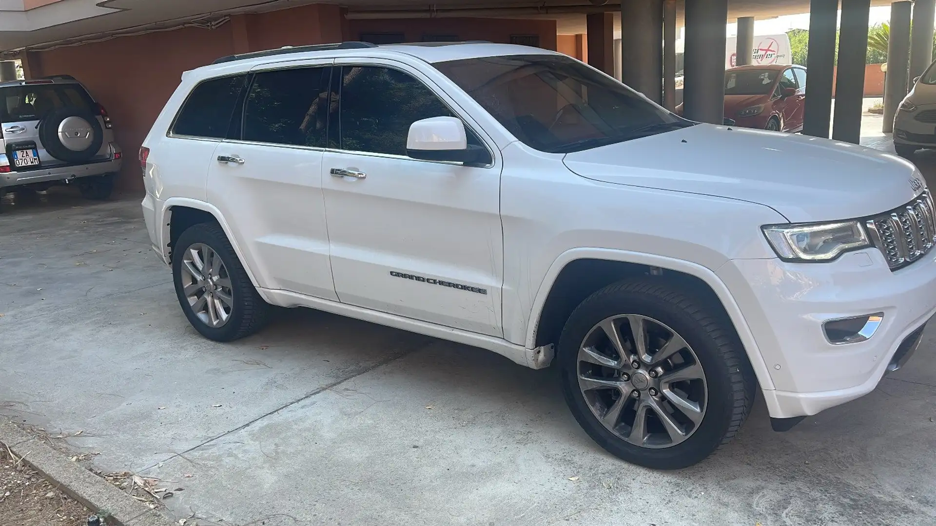 Jeep Grand Cherokee Grand Cherokee  3.0  Overland 250cv GANCIO TRAINO Blanc - 1