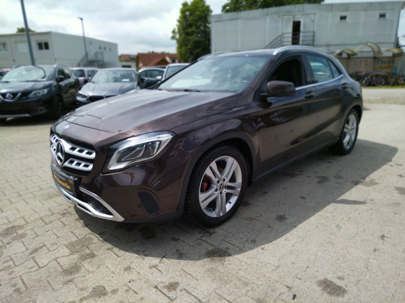 Mercedes-Benz GLA 200 +GARANTIE+CARPLAY+LED+NAVI+SHZ+CAM+PDC