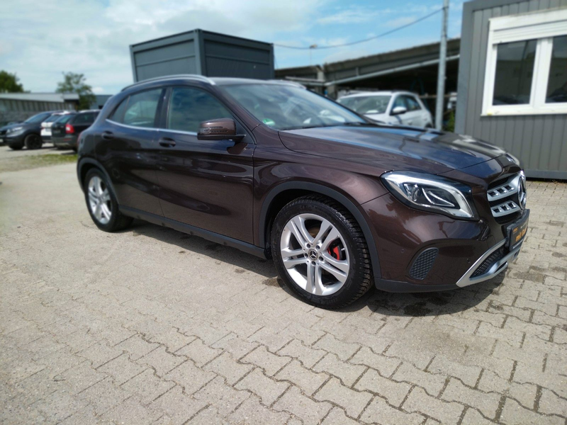Mercedes-Benz GLA 200 +GARANTIE+CARPLAY+LED+NAVI+SHZ+CAM+PDC — photo 3