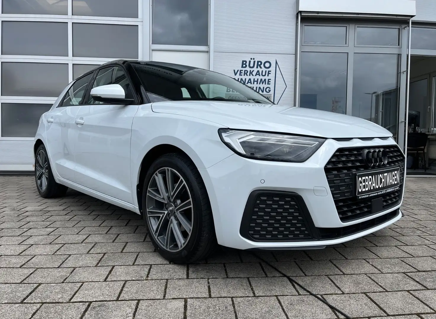 Audi A1 Sportback 1.5 TFSI Aut. KEYLESS PDC LED 17" Wit - 2