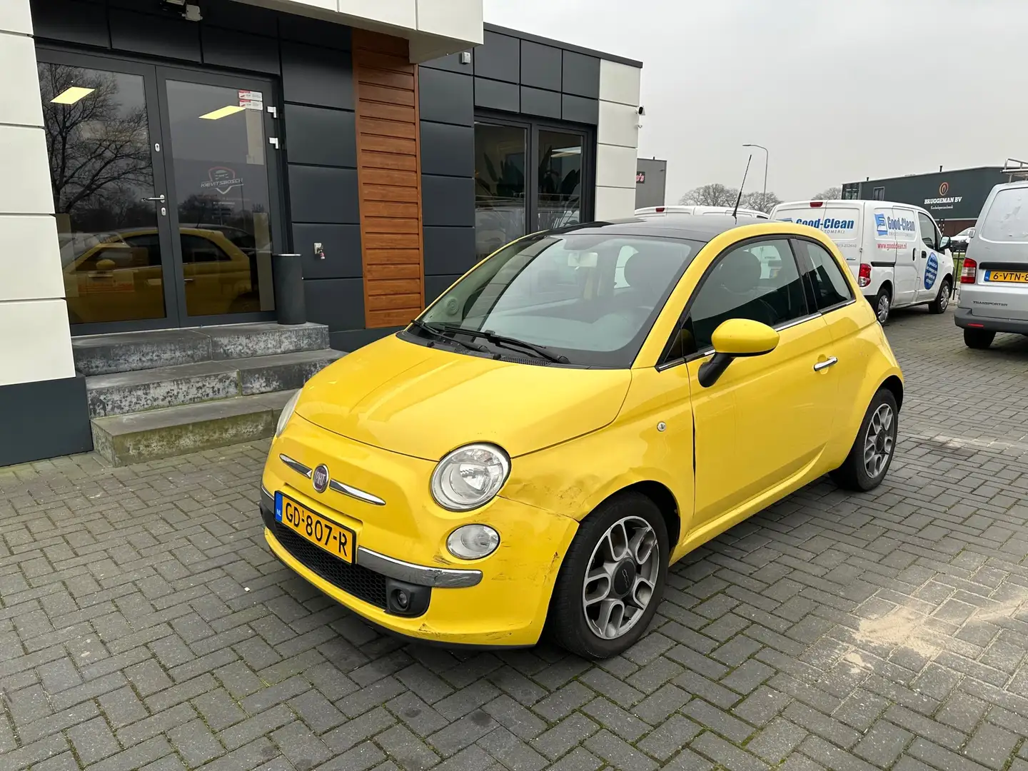 Fiat 500 0.9 TwinAir Lounge Panoramadak 140.000km Airco Yellow - 1