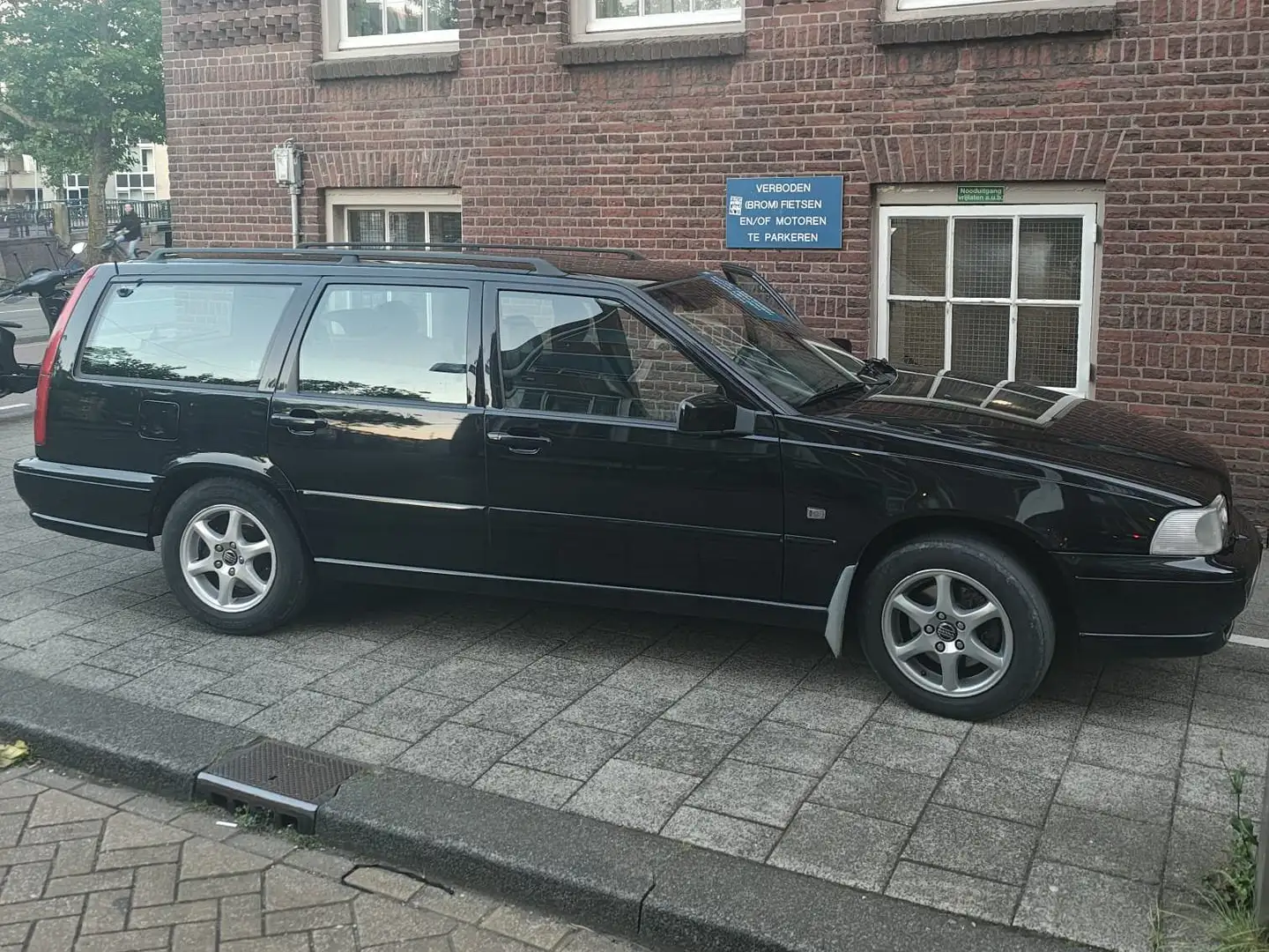 Volvo V70 V70 2.5 Sports-Line Negro - 1