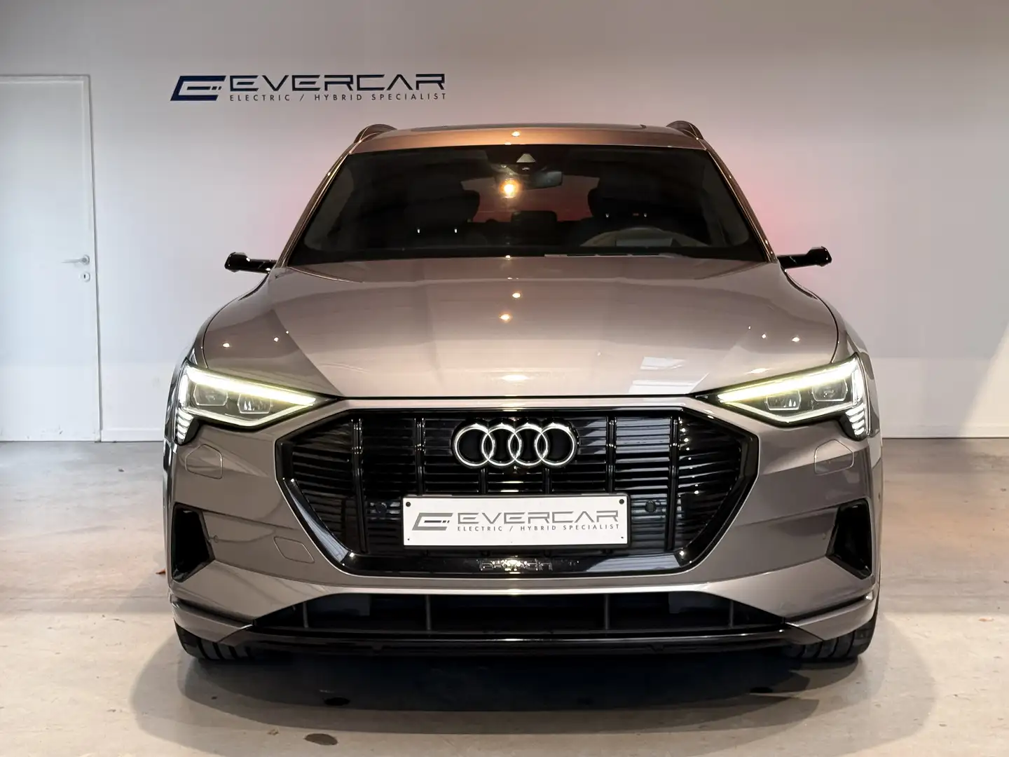 Audi e-tron E-Tron 55 Quattro Advanced **MATRIX*PANO*SOH91%** Grey - 2