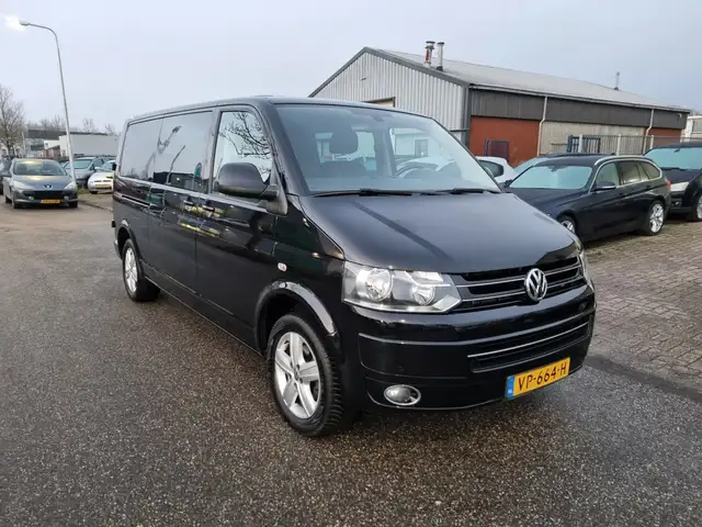 Volkswagen Transporter view 3