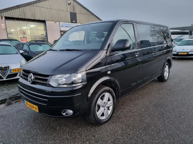 Volkswagen Transporter view 2
