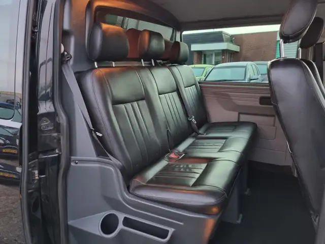 Volkswagen Transporter view 15