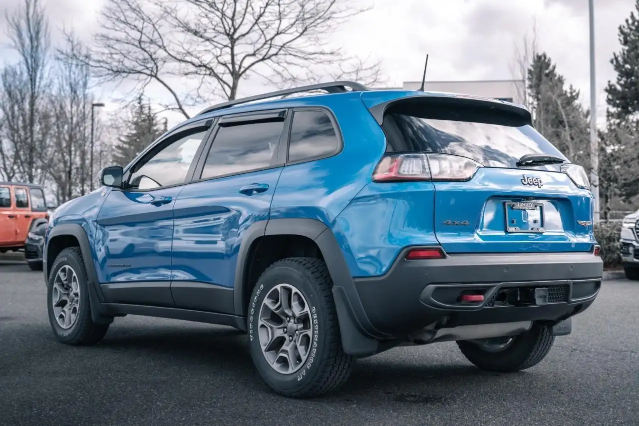 Jeep Cherokee снимка Jeep Cherokee