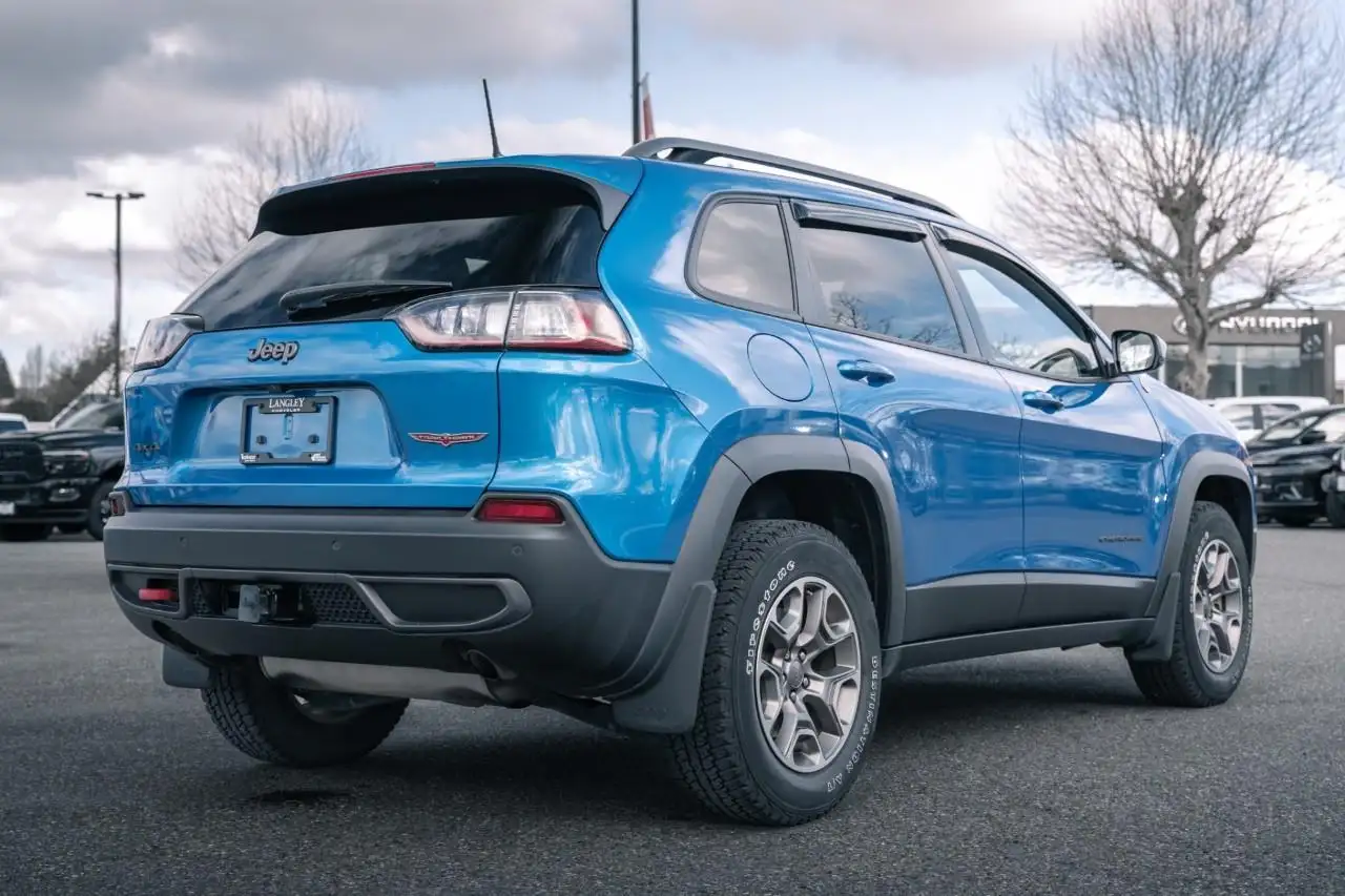 Jeep Cherokee снимка Jeep Cherokee