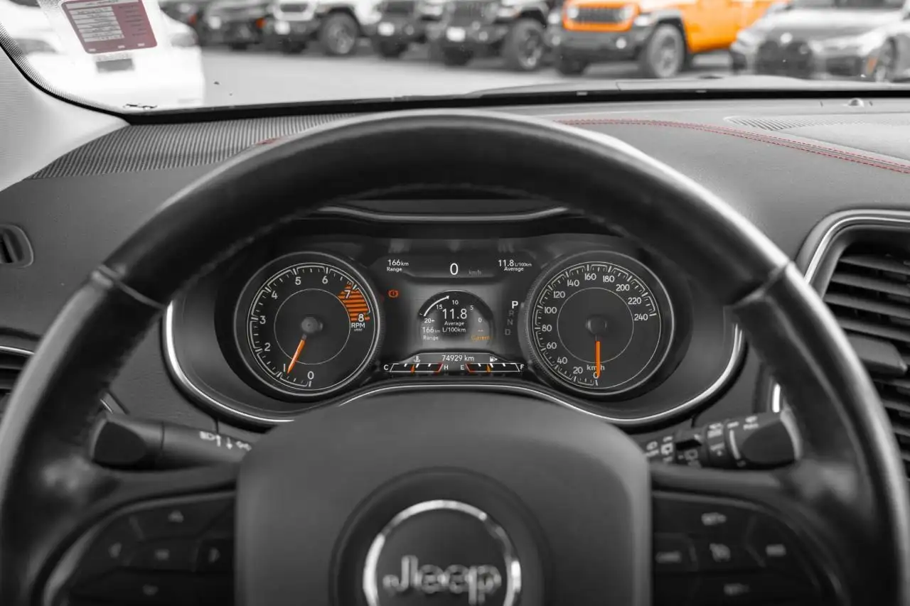 Jeep Cherokee снимка Jeep Cherokee