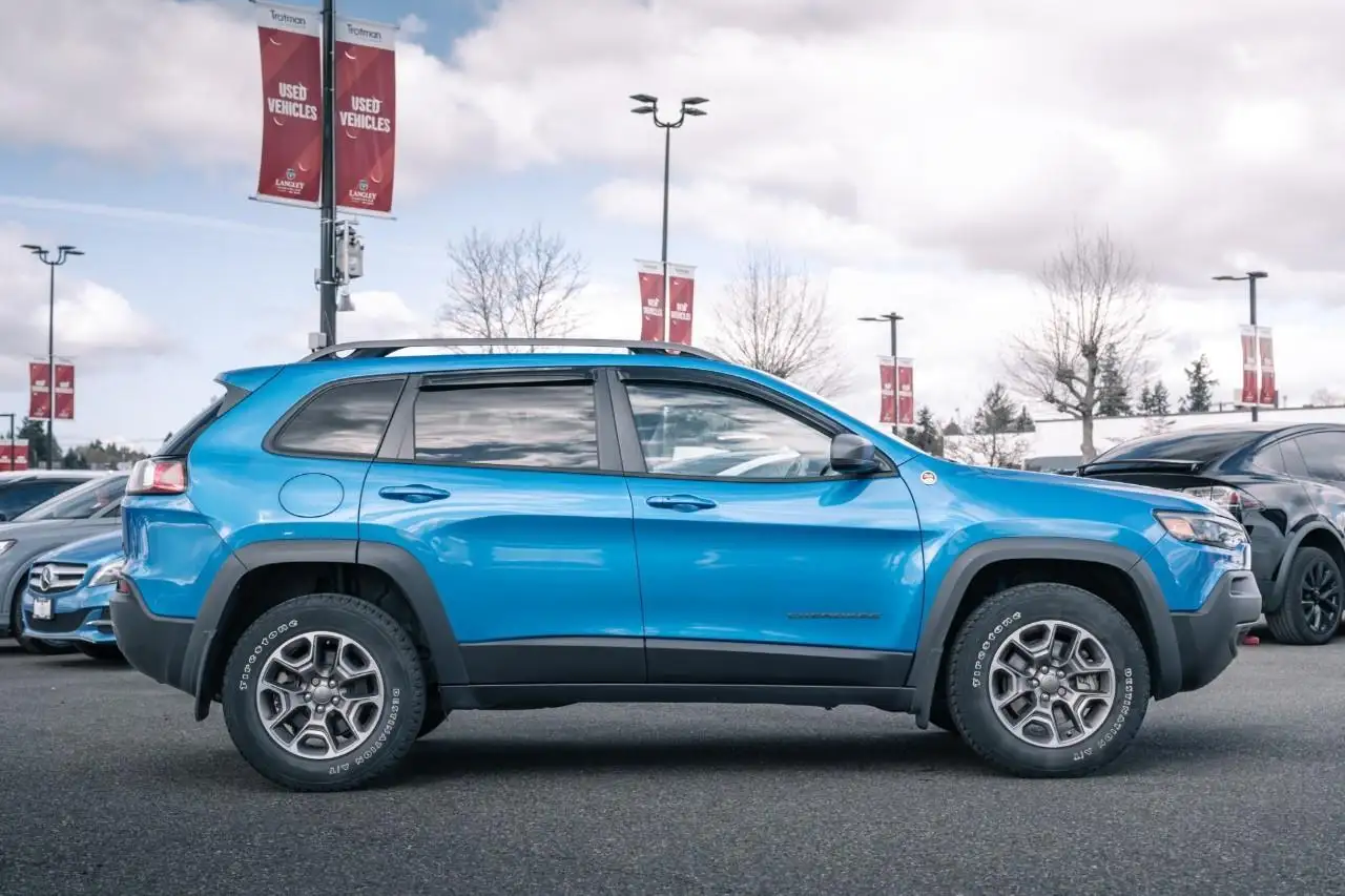 Jeep Cherokee снимка Jeep Cherokee