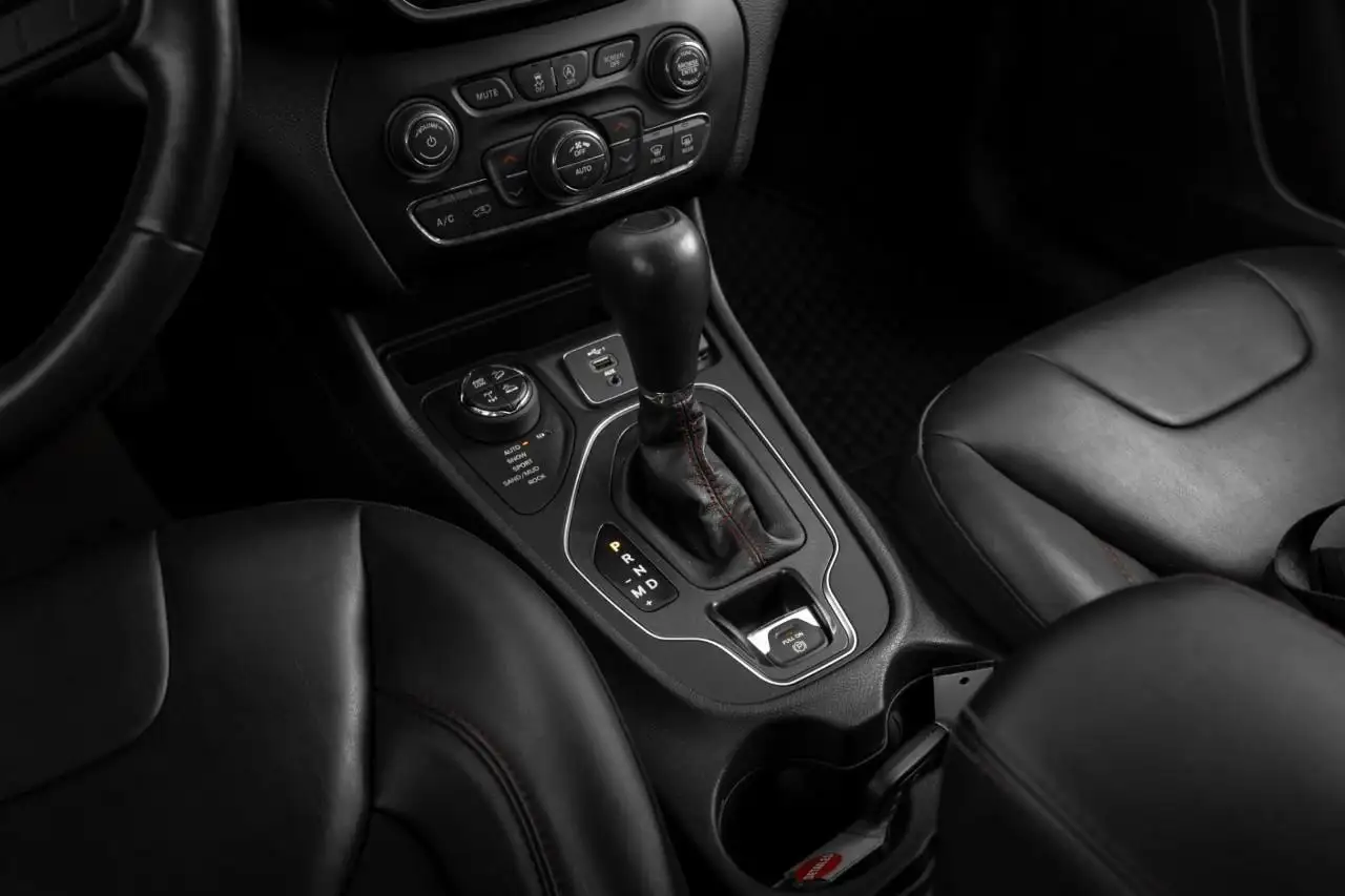 Jeep Cherokee снимка Jeep Cherokee