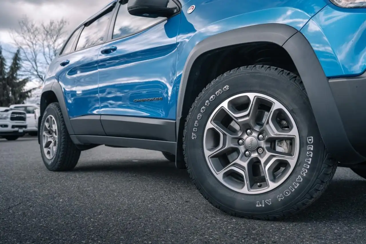 Jeep Cherokee снимка Jeep Cherokee