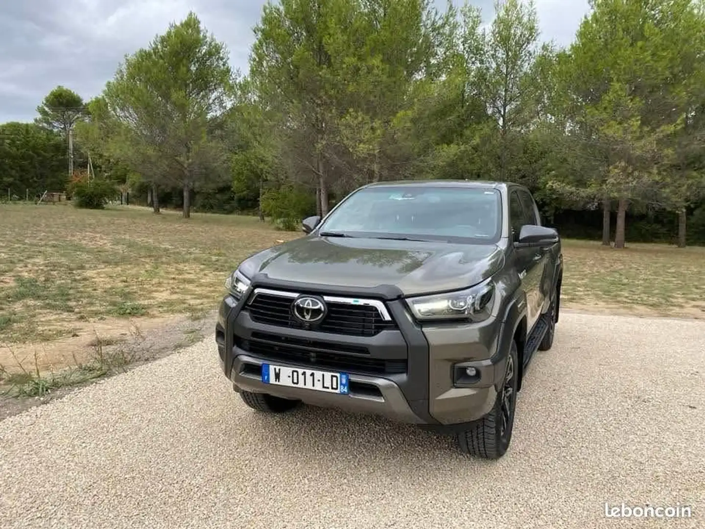 Toyota Hilux invicible Double cabine 204cv Bva - 1