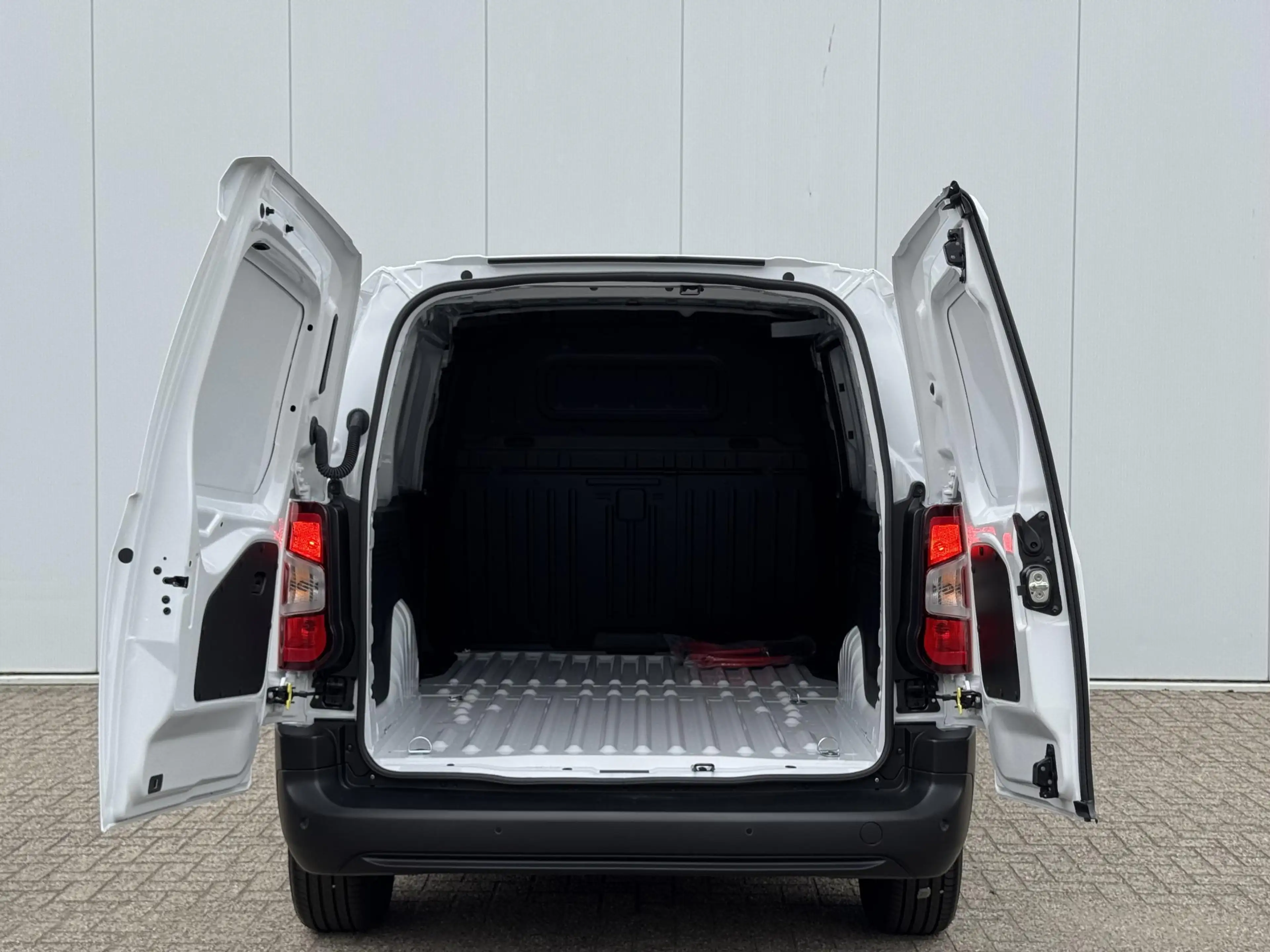 Opel Combo-e Electric 136 L2 50kWh | Parkeersensoren | Airco | — photo 8