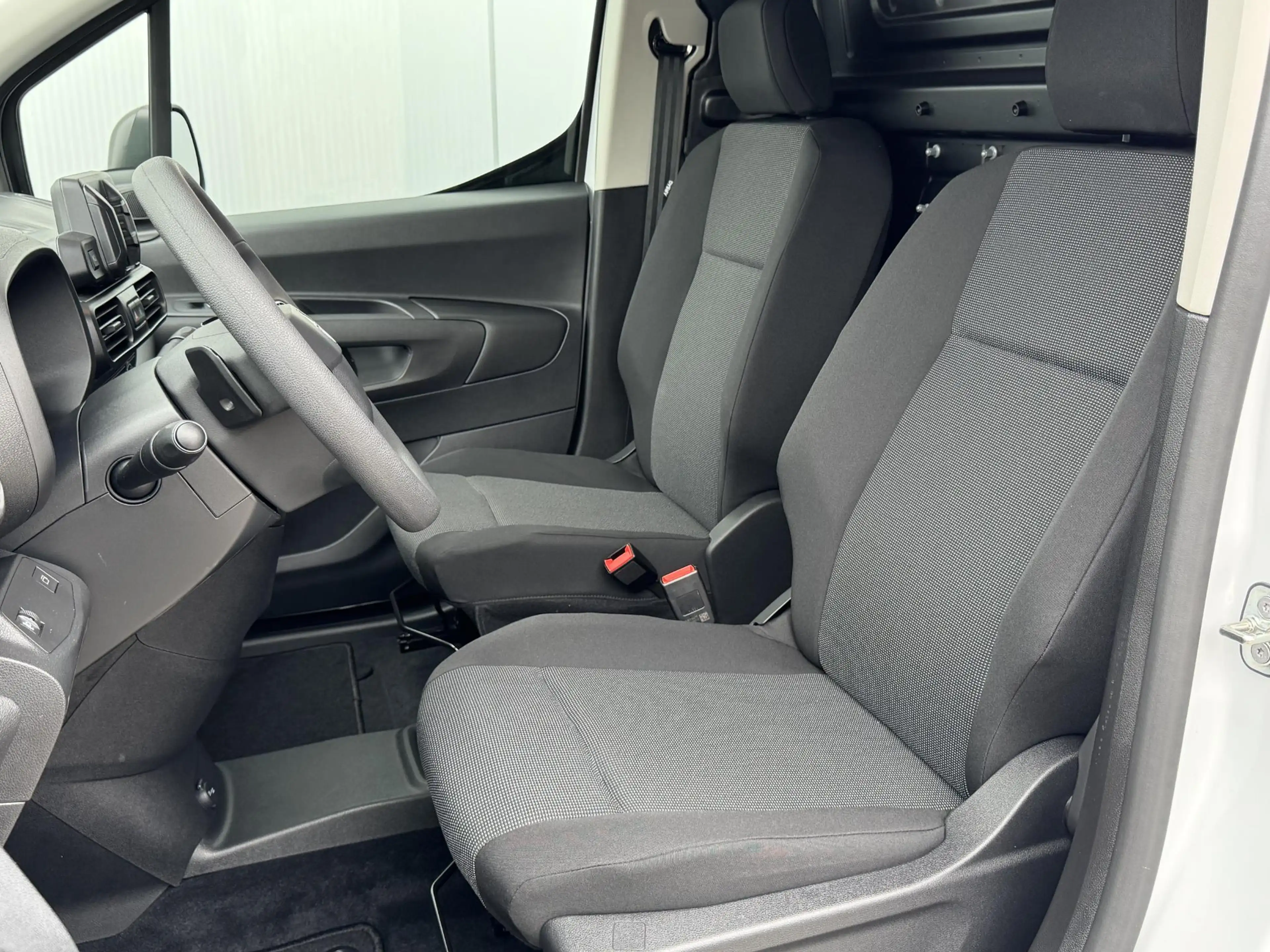 Opel Combo-e Electric 136 L2 50kWh | Parkeersensoren | Airco | — photo 11