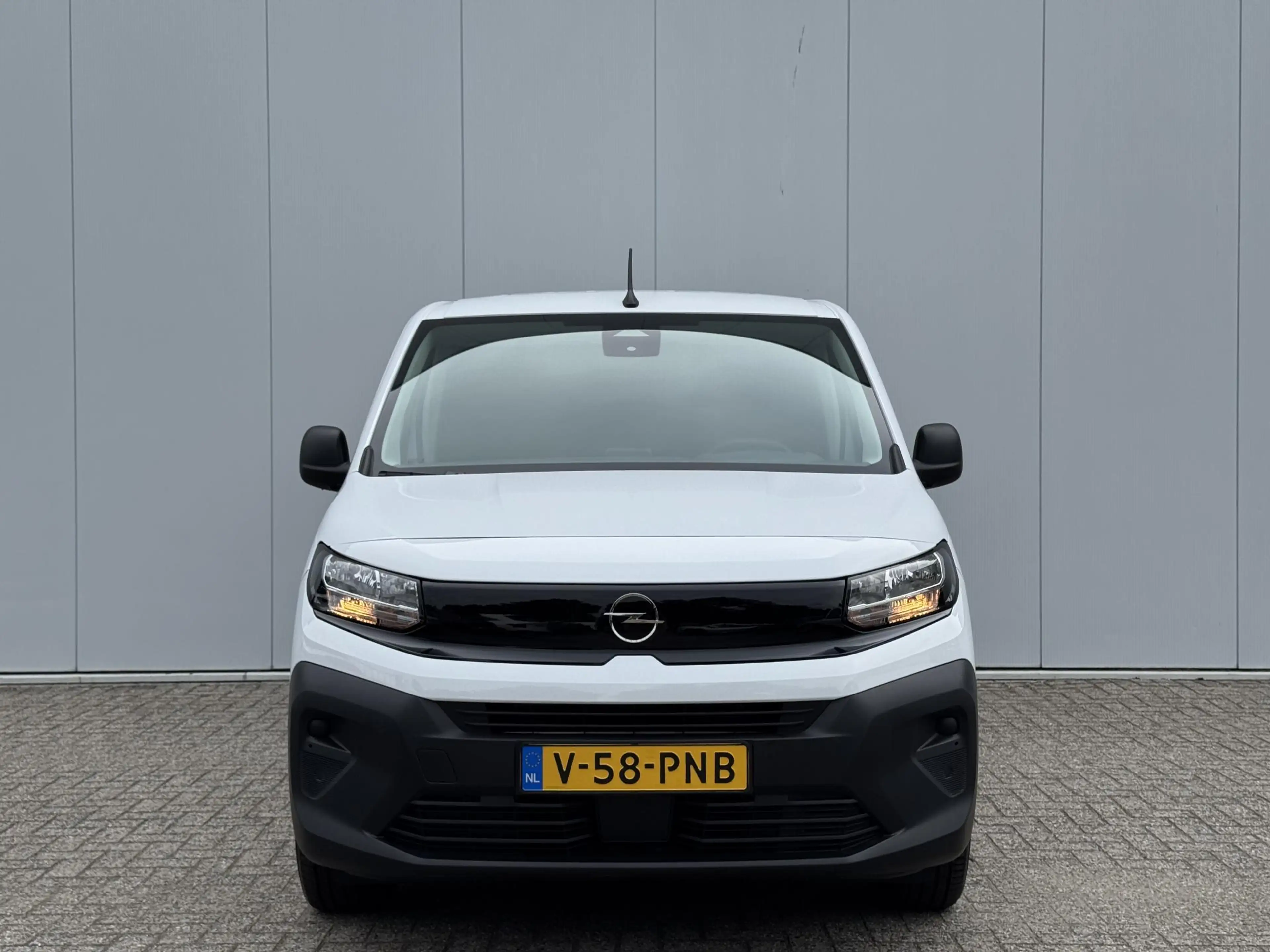 Opel Combo-e Electric 136 L2 50kWh | Parkeersensoren | Airco | — photo 2