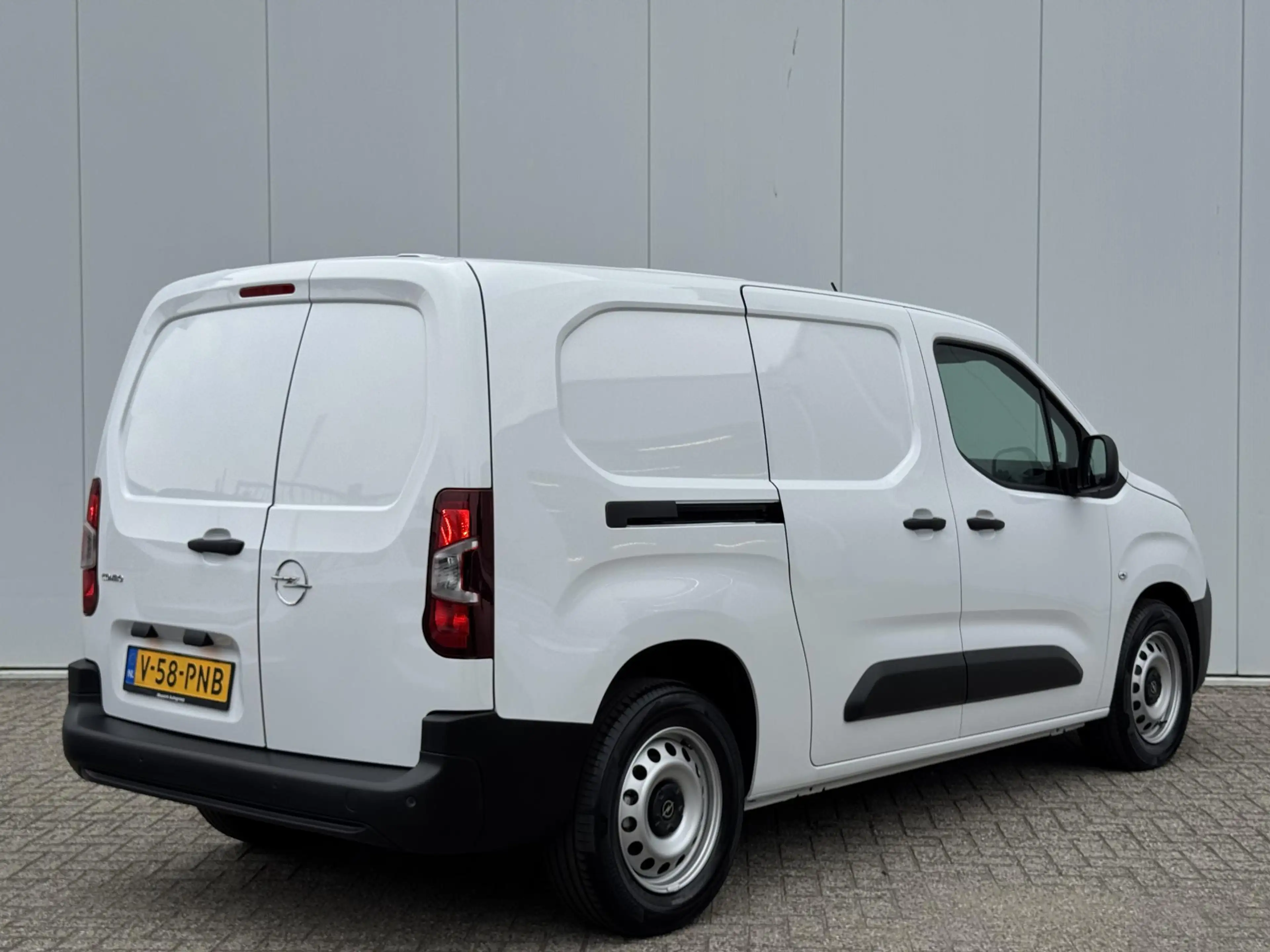 Opel Combo-e Electric 136 L2 50kWh | Parkeersensoren | Airco | — photo 6