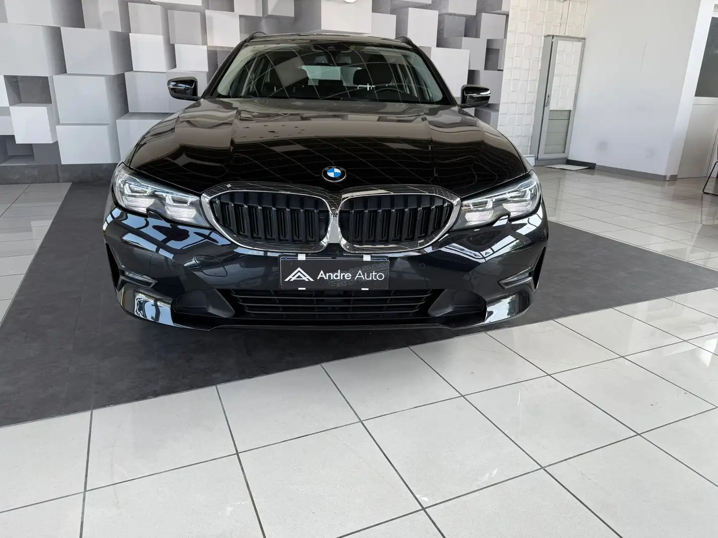 BMW 320 320d Touring mhev 48V xdrive BusinesAdvantage auto Noir - 1