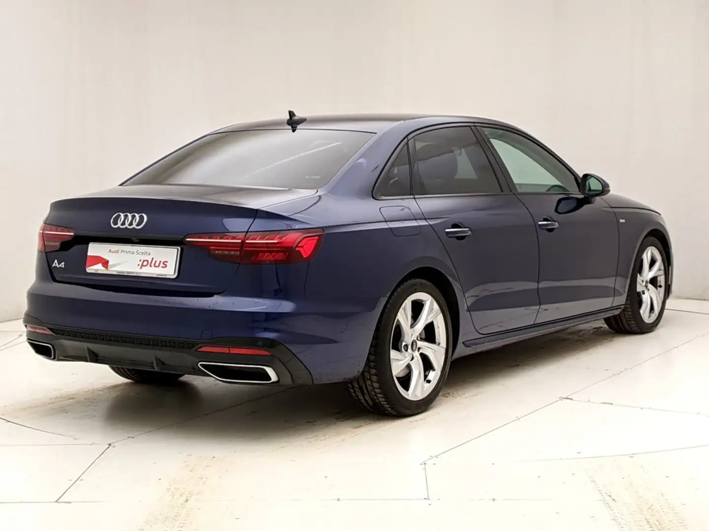 Audi A4 Berlina 35 2.0 tdi mhev S line edition 163cv s-tro Blu/Azzurro - 2