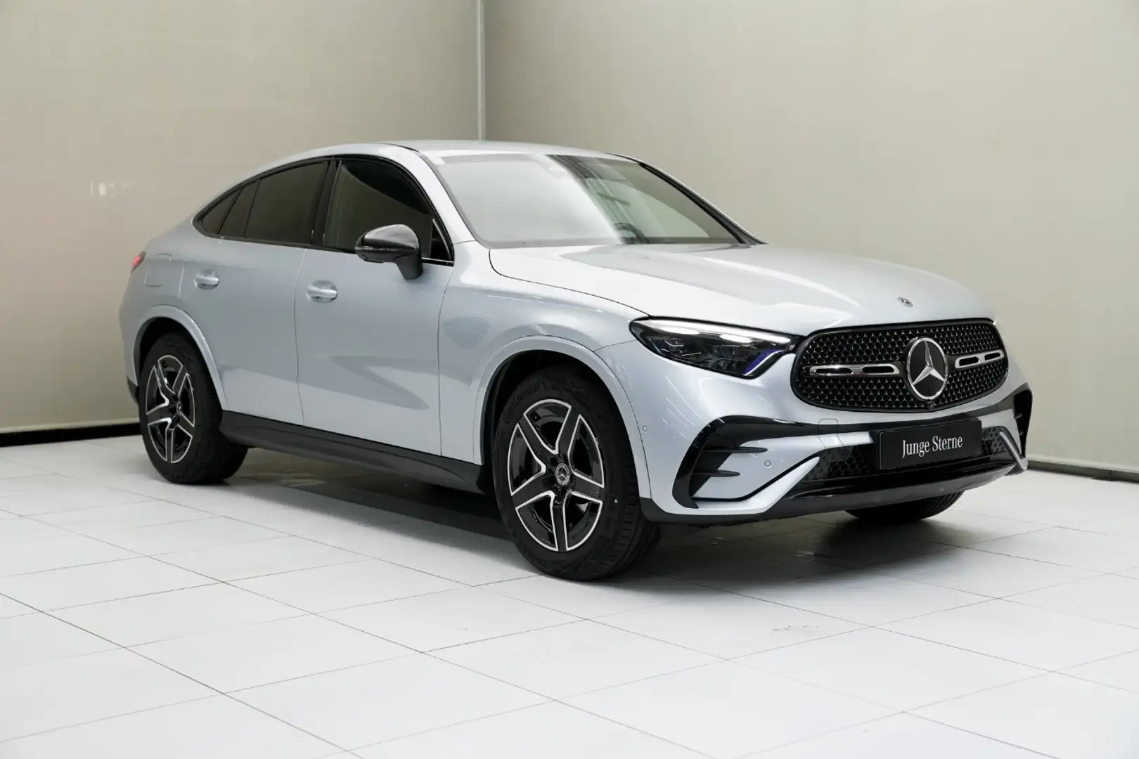 Mercedes-Benz GLC 300 d 4MATIC Coupé W-Paket Night SpurH FLA Silber - 2
