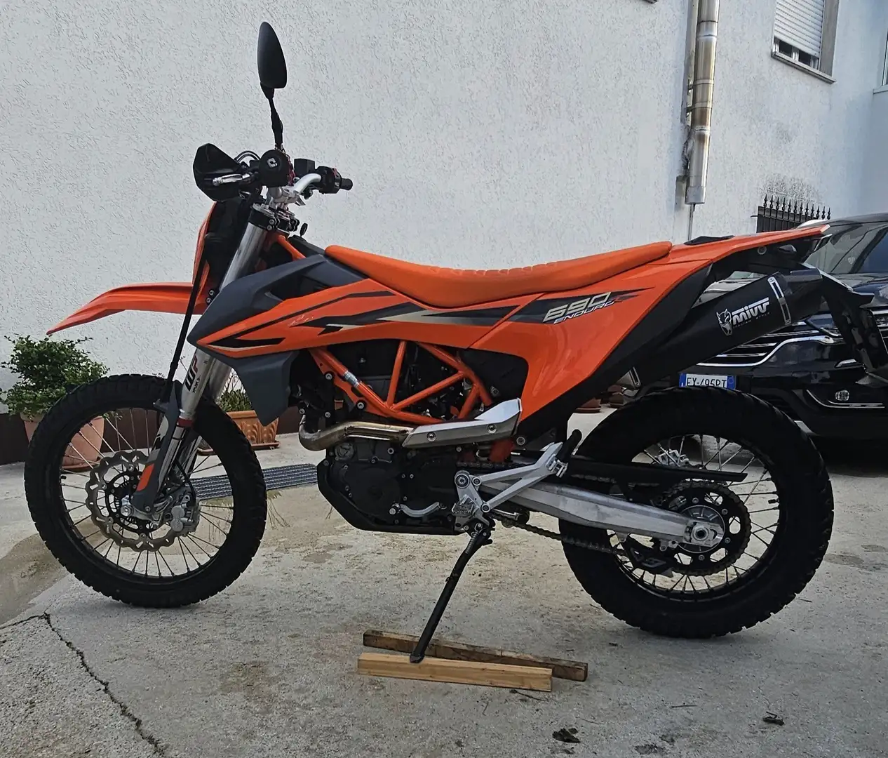 KTM 690 Enduro R Oranžová - 1
