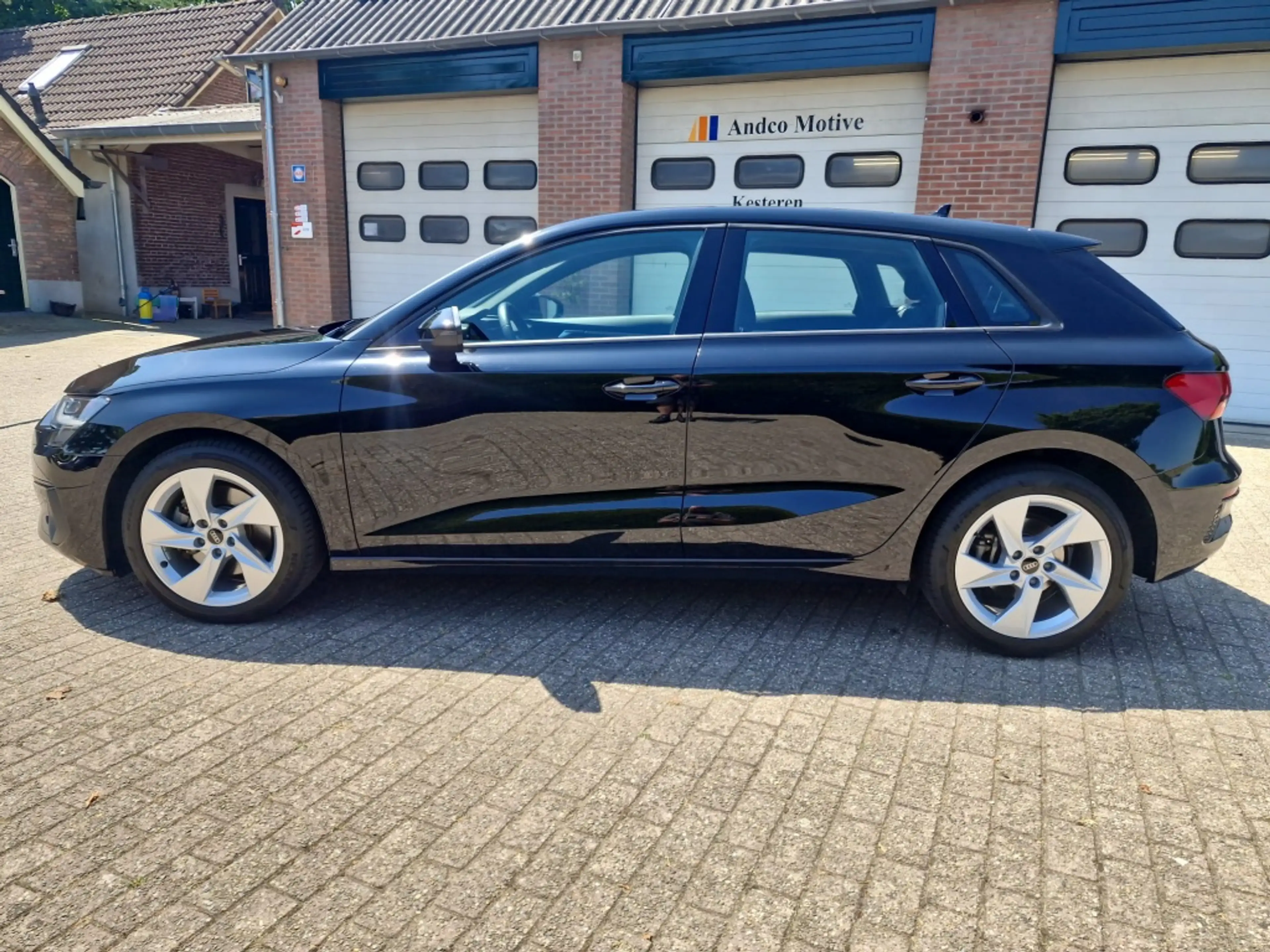 Audi A3 Sportback 35 TFSI Sportback 35 TFSI NOVC-HEV Totaa — photo 10