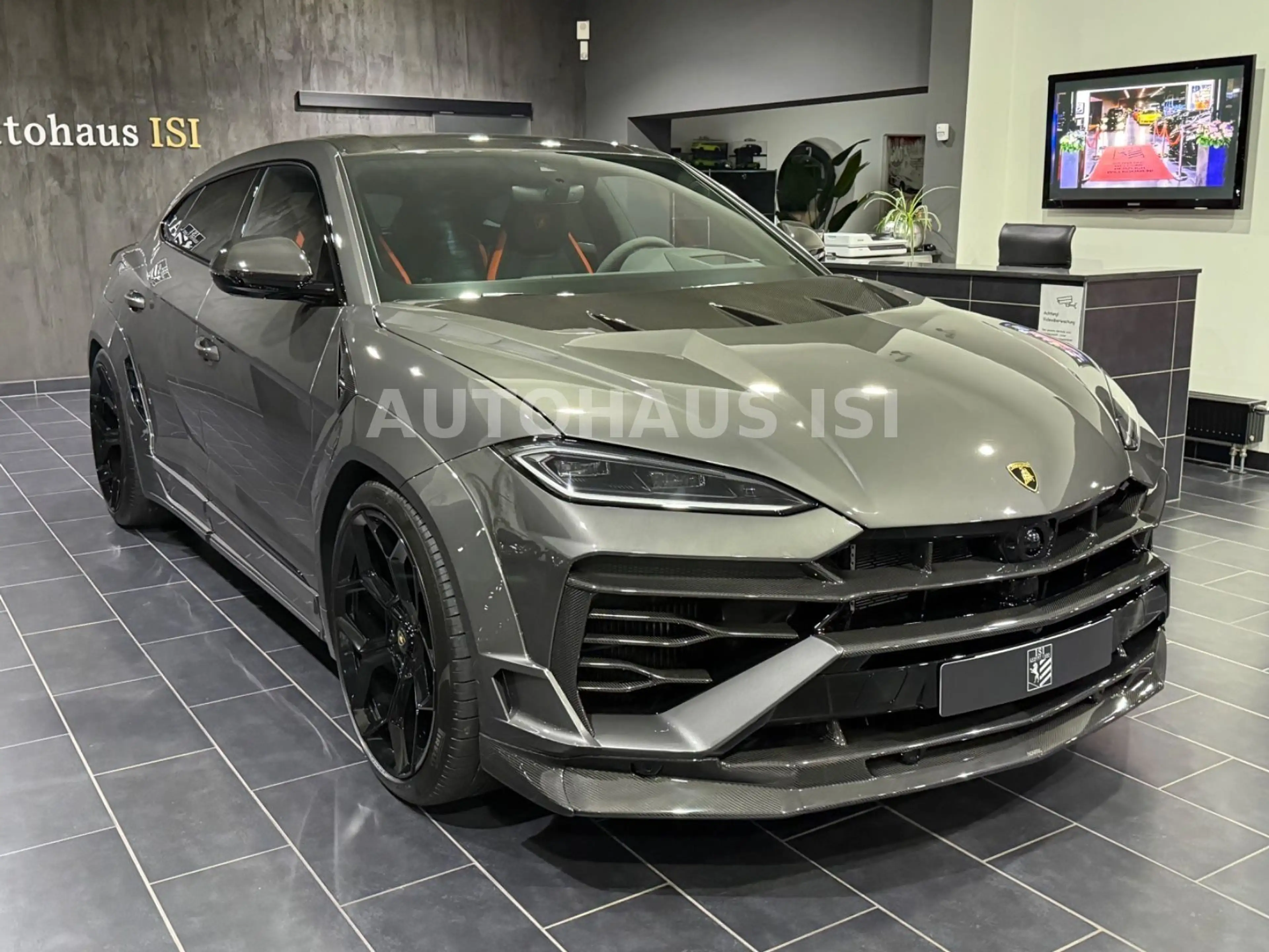 Lamborghini Urus SE NOVITEC ESTESO WIDEBODY, FULL CARBON, 23" — photo 13