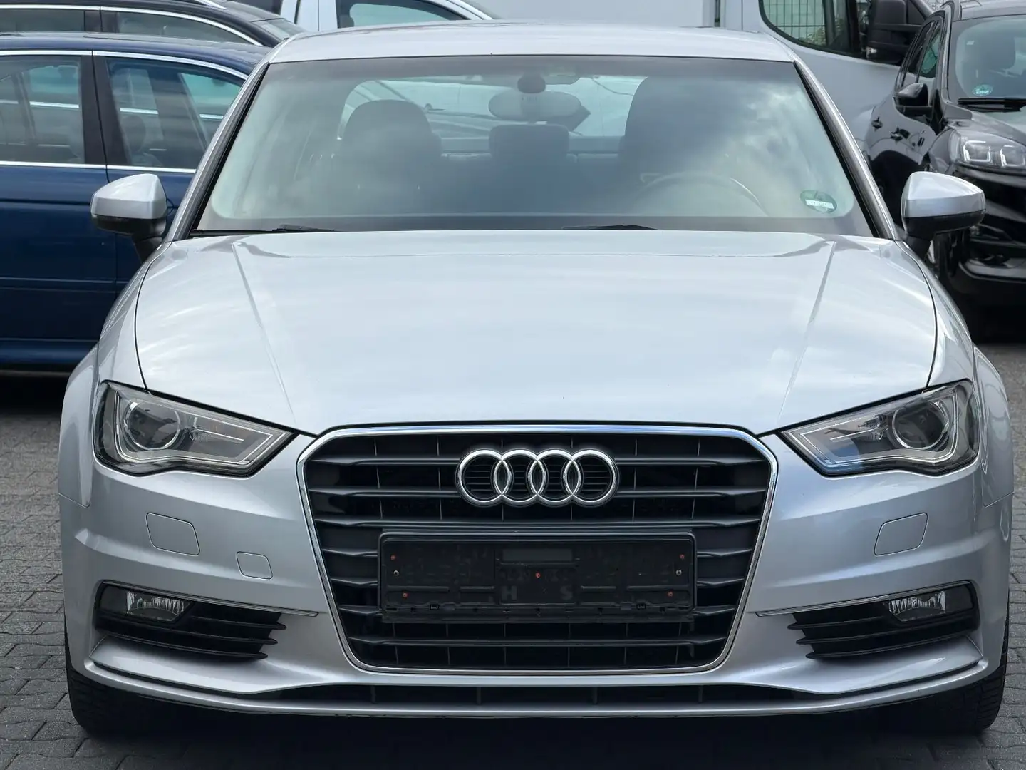 Audi A3 Lim. 2.0 TDI 4-Türig Xenon Plus MMI SH Silber - 2