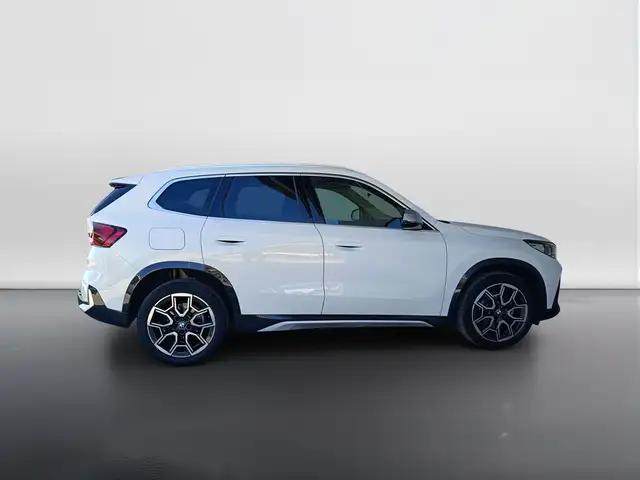 BMW X1 view 3