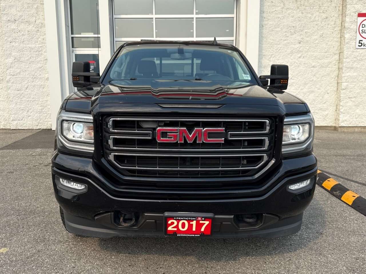 2017 GMC Sierra 1500 4WD Crew Cab Short Box SLE — снимка 1