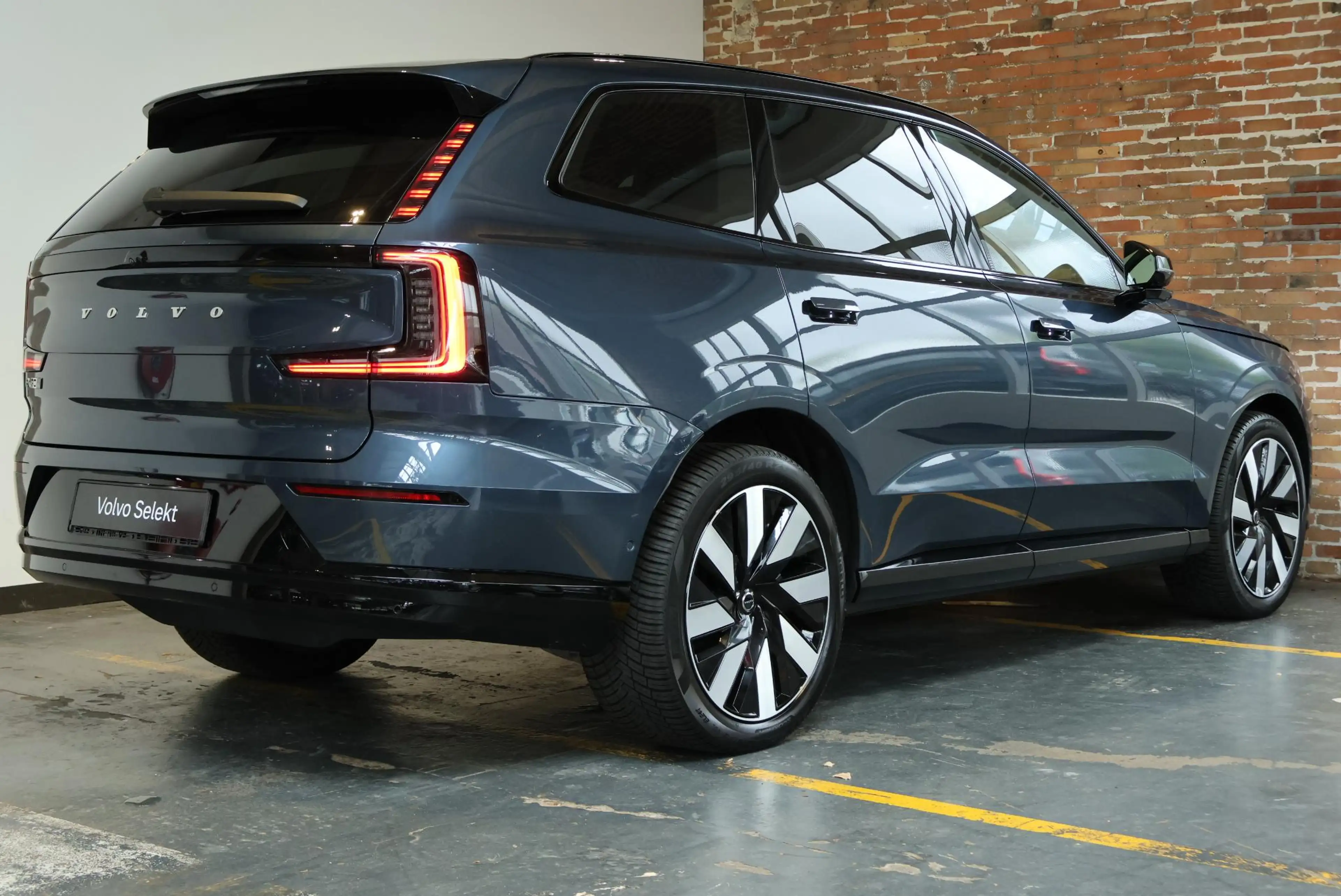 Volvo EX90 Twin Motor Ultra 7p. 111 kWh | 4-Seizoenen Banden — photo 3