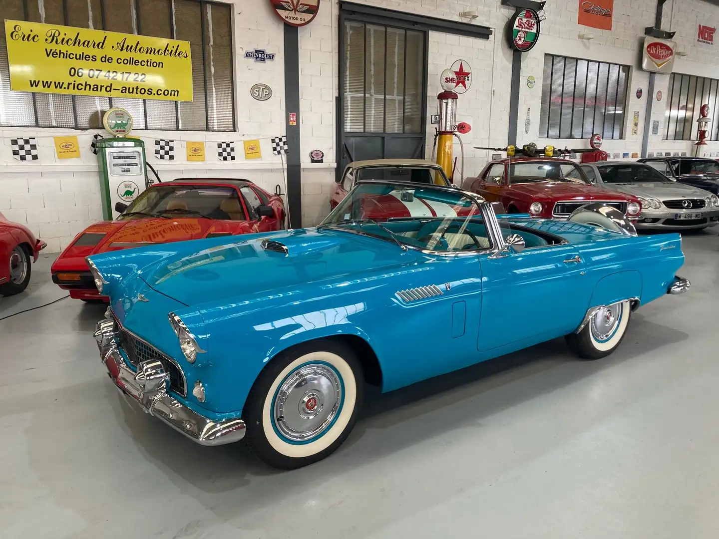 Ford Thunderbird V8 312ci de 1956 avec hard-top en stock en France Albastru - 1