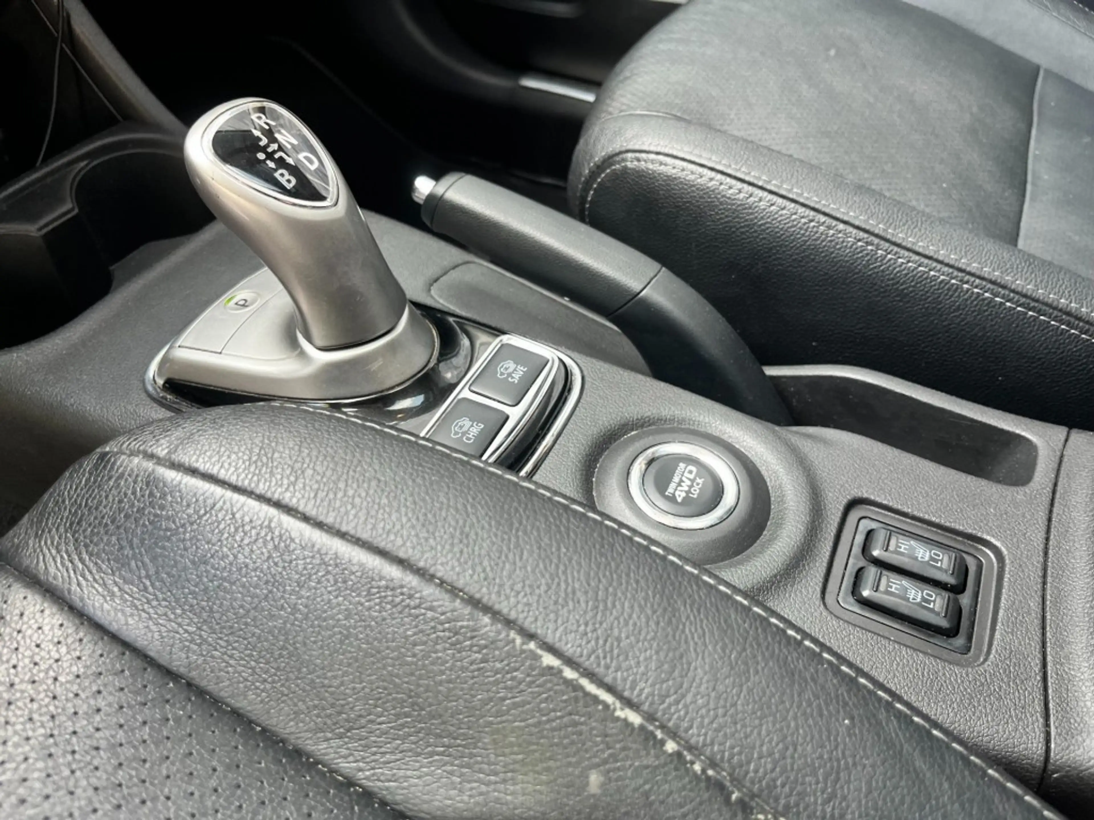 Mitsubishi Outlander 2.0 PHEV INST - LEDER - SCH./KANT.DAK - BLACK ON B — photo 11