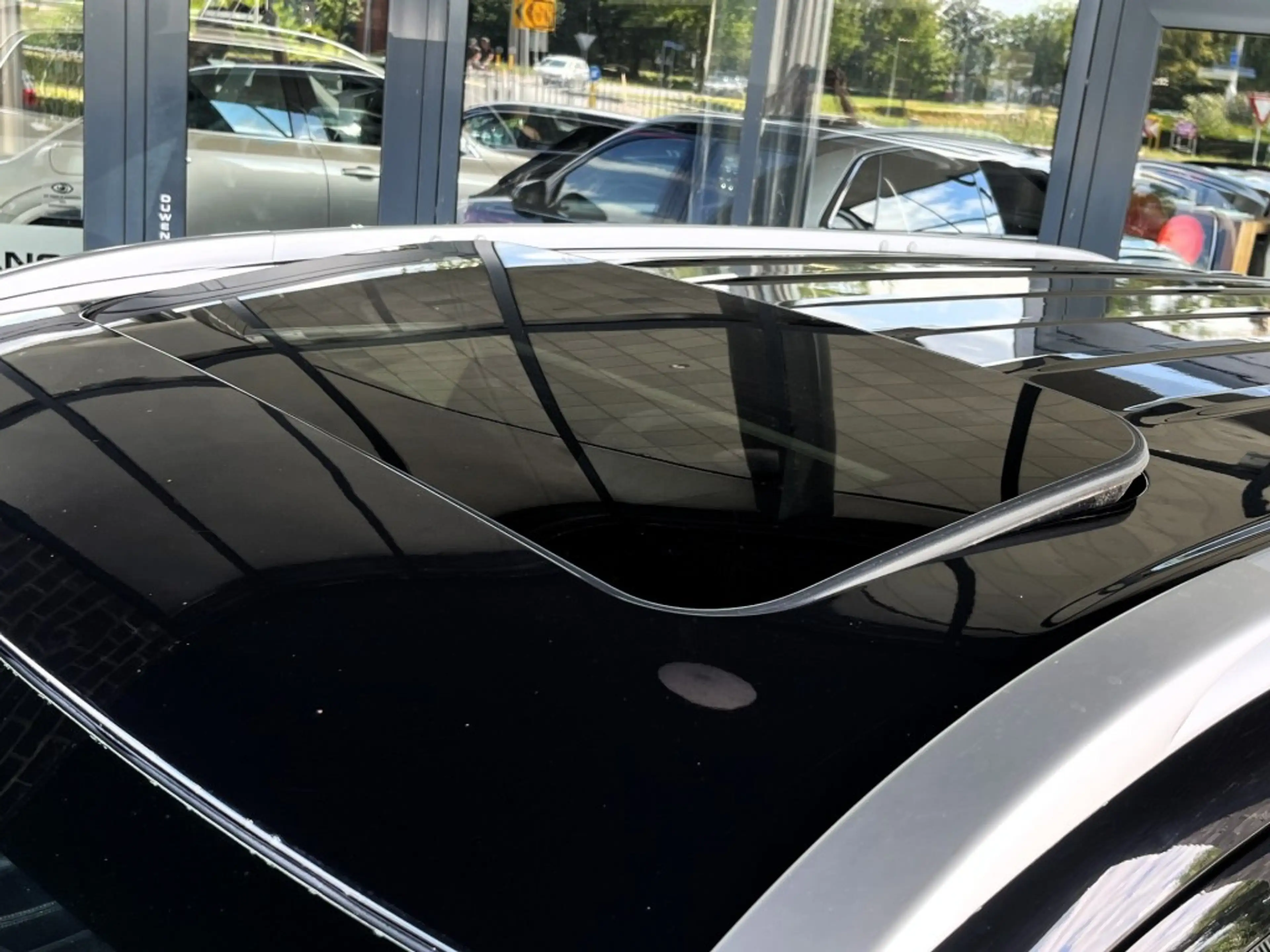 Mitsubishi Outlander 2.0 PHEV INST - LEDER - SCH./KANT.DAK - BLACK ON B — photo 5