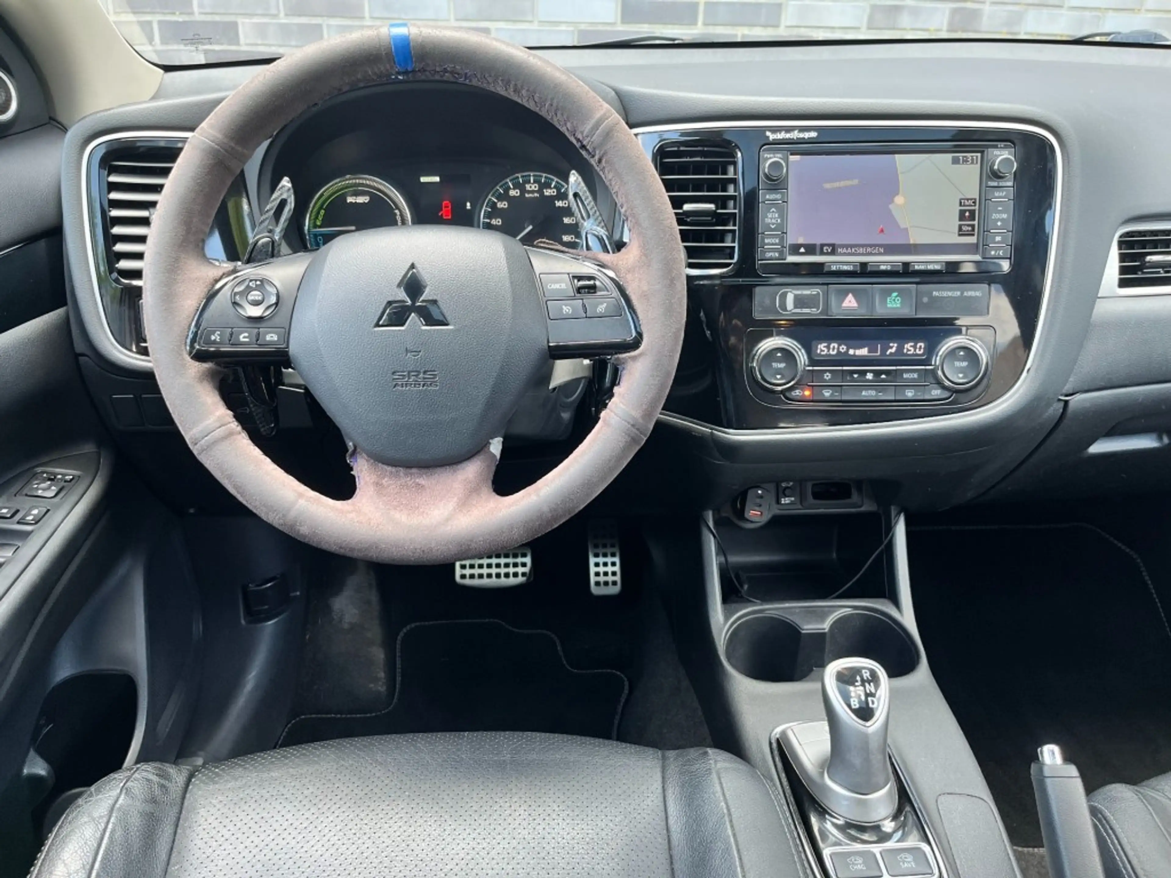 Mitsubishi Outlander 2.0 PHEV INST - LEDER - SCH./KANT.DAK - BLACK ON B — photo 9
