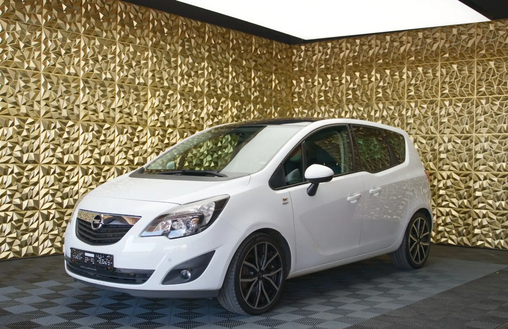 Opel Meriva Color Edition Automatik AHK SHZ Weiß - 1