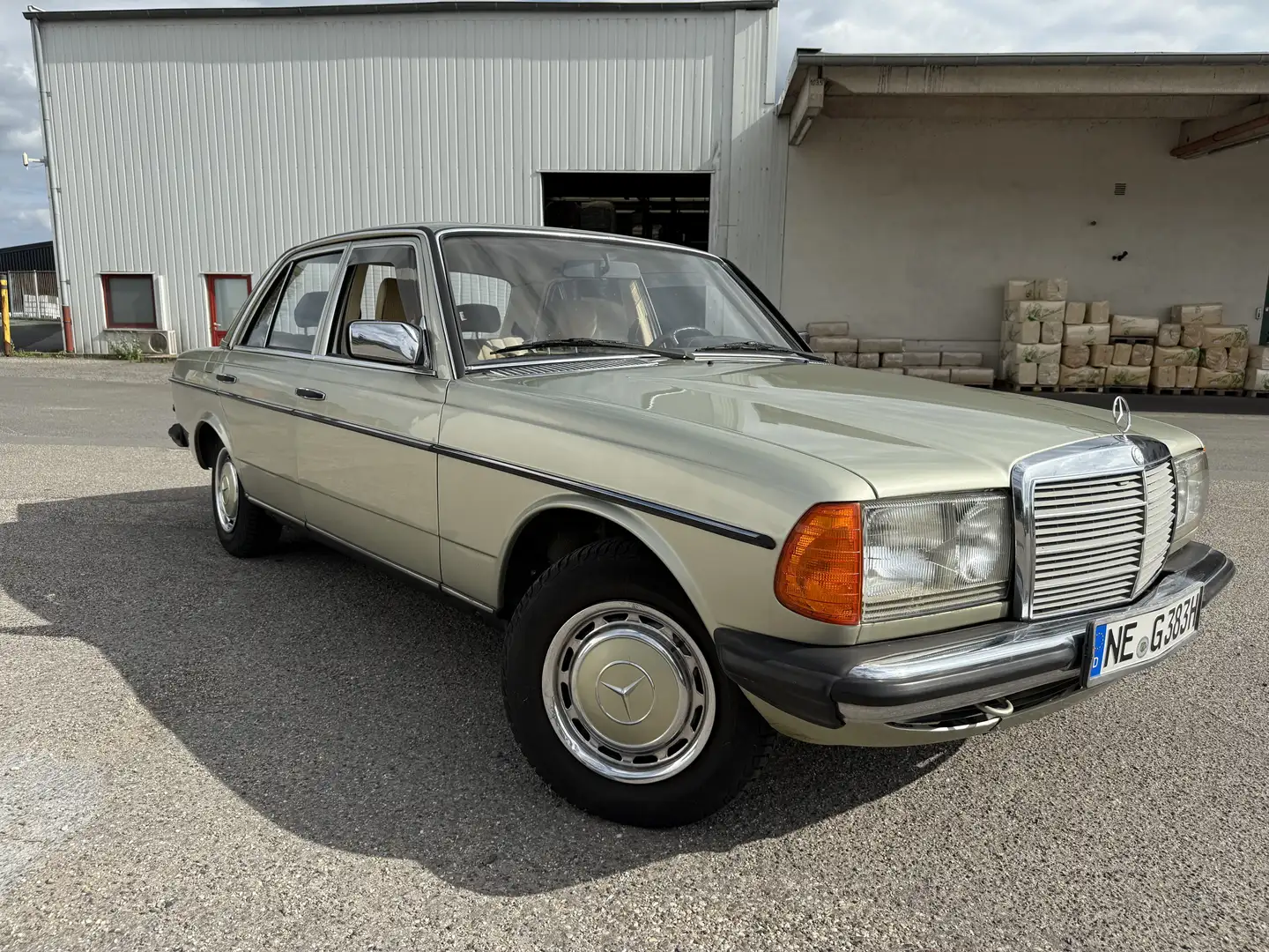 Mercedes-Benz 230 E Automatik - 2