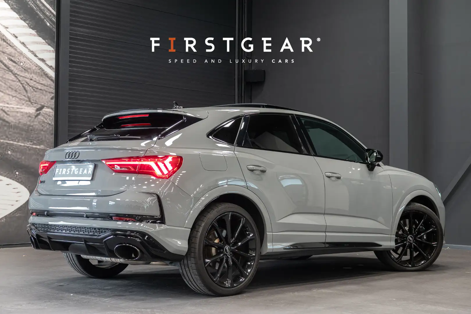 Audi RS Q3 Sportback TFSI *Nardogrijs / Panorama / Sonos / RS Gris - 2